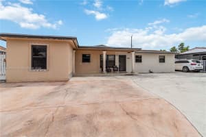 18001 Nw 42nd Pl Miami Gardens, FL 33055 - MLS#A11854644