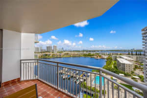 18081 Biscayne Blvd 1401, Aventura