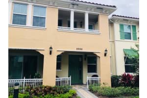 2950 St Thomas Dr, Cooper City