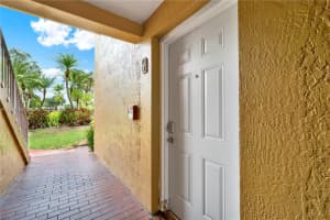 15620 Sw 80th St H-103 Miami, FL 33193 - Off Market