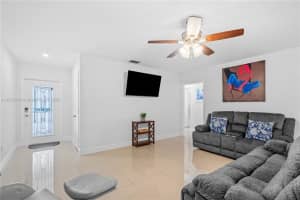 7417 Twin Sabal Dr, Miami Lakes, FL 33014 - MLS#A11854799