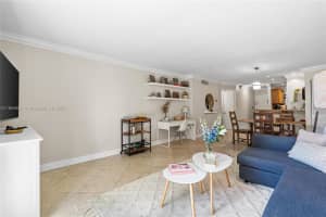 6815 Edgewater Dr 104 Coral Gables, FL 33133 - MLS#A11854821