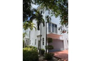 2725 Ne 8th Ave Wilton Manors, FL 33334 - MLS#A11854872