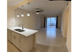 10900 Sw 104th St 118, Miami