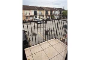 2310 W 60th St 9-g, Hialeah