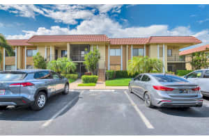 305 Lakeview Dr 104, Weston, FL 33326 Sold 10/02/25