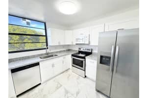 1746 Nw 55th Ave 203, Lauderhill