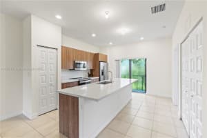 7831 Nw 104th Ave 22, Doral