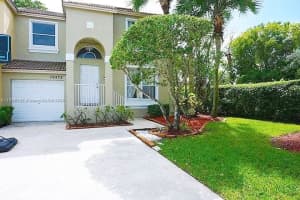 15472 Nw 12th Ct, Pembroke Pines