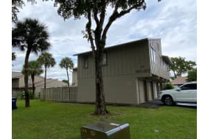 5811 Nw 21st St 20-b, Lauderhill