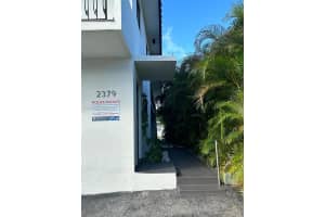 2379 NE 172nd St 1, North Miami Beach, FL 33160 - MLS#A11855373