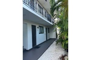 2379 NE 172nd St 1, North Miami Beach, FL 33160 - MLS#A11855373