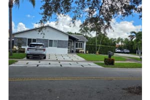 13723 Sw 15th St, Miami