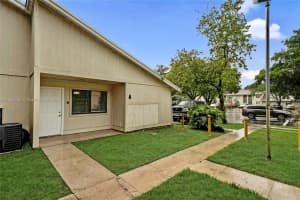 5320 Elmhurst Rd A, West Palm Beach, FL 33417 - MLS#A11855385