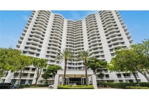 3300 Ne 192nd St 214, Aventura
