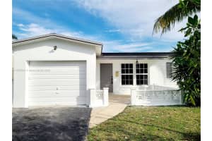4230 Nw 52nd Ave Lauderdale Lakes, FL 33319 - MLS#A11855542