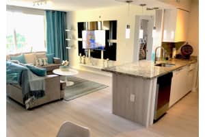 19999 E Country Club Dr 1405, Aventura