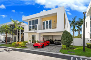 9830 Nw 74th Ter, Doral