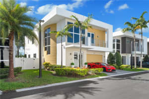 9830 Nw 74th Ter Doral, FL 33178 - MLS#A11855641