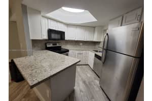 8245 Lake Dr 205 Doral, FL 33166 - MLS#A11855673