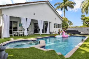 205 N 31st Ave 1 Hollywood, FL 33021 - MLS#A11855710