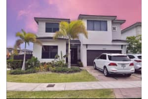 8824 Nw 161st Ter, Miami Lakes