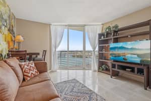 335 S Biscayne Blvd 2810, Miami