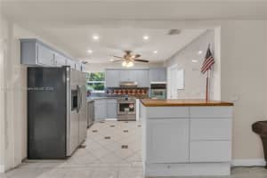 2322 Pierce St 1, Hollywood, FL 33020 - MLS#A11855777