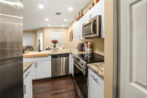 6037 SW 19th St 6037, North Lauderdale, FL 33068 - MLS#A11855805