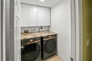 6037 SW 19th St 6037, North Lauderdale, FL 33068 - MLS#A11855805