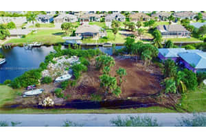 4114 Palm Dr Punta Gorda, FL 33950 - MLS#A11855827