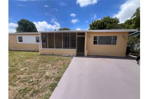 1330 Ne 212 Terr, Miami