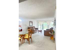 240 Lakeview Dr 212 Weston, FL 33326 - MLS#A11855848