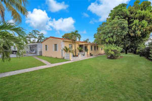 3248 Nw 102nd St, Miami