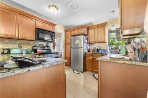 2404 Kelly Ct Fort Pierce, FL 34982 - MLS#A11855871
