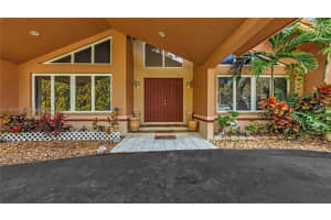 10220 SW 140th St, Miami, FL 33176 - MLS#A11855874