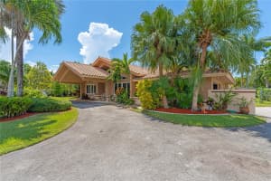 10220 SW 140th St, Miami, FL 33176 - MLS#A11855874