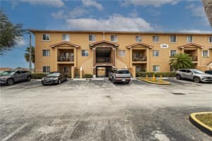 17405 NW 75th Pl 110, Hialeah, FL 33015 - MLS#A11855877