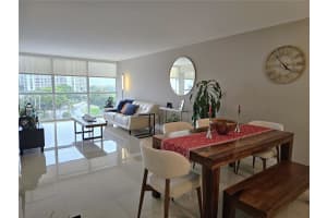 600 Parkview Dr 701, Hallandale Beach