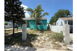 733 45th St West Palm Beach, FL 33407 - MLS#A11855899