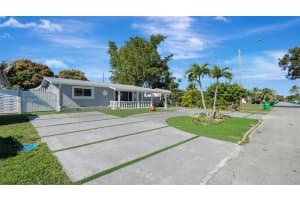 2410 Gulfstream Dr, Miramar