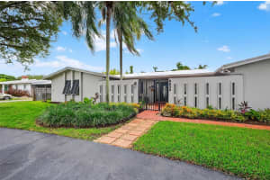 8820 SW 150th St, Palmetto Bay, FL 33176 - MLS#A11855926