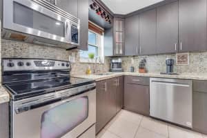 330 N 65th Ter Hollywood, FL 33024 - MLS#A11855933