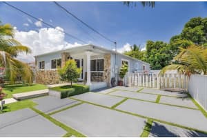 3139 Nw 45th St, Miami