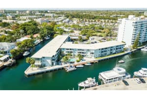13105 Ixora Ct 200, North Miami