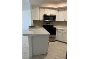 8353 Lake Dr 405 Doral, FL 33166 - MLS#A11856003