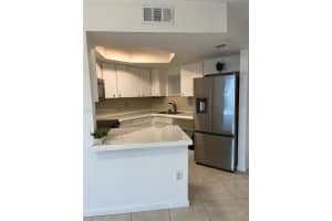 8353 Lake Dr 405 Doral, FL 33166 - MLS#A11856003