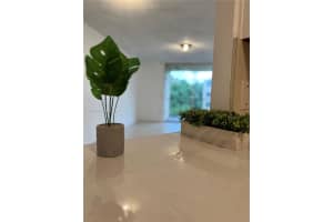 8353 Lake Dr 405 Doral, FL 33166 - MLS#A11856003