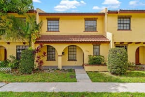 2607 Nw 47th Ln, Lauderdale Lakes