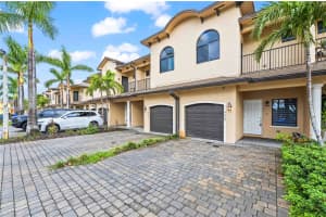 9213 NW 16th St, Pembroke Pines, FL 33024 - MLS#A11856170